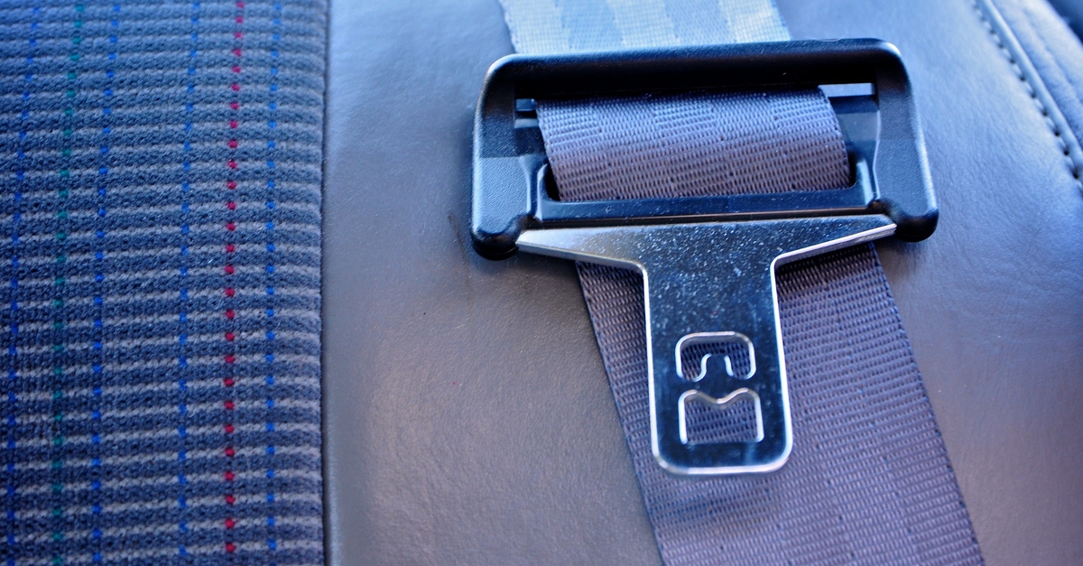 Safety Group Says Passenger Seat Belt Use Low In Taxis, Ride Share