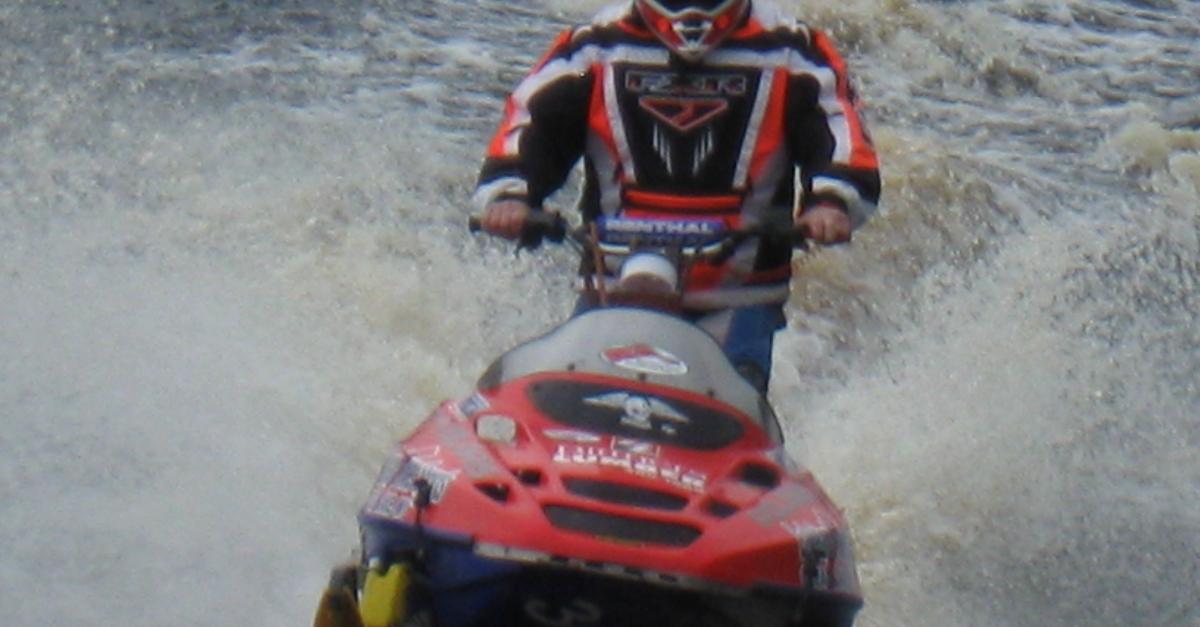 Snowmobile water racing risky, but fun, participants say Wisconsin