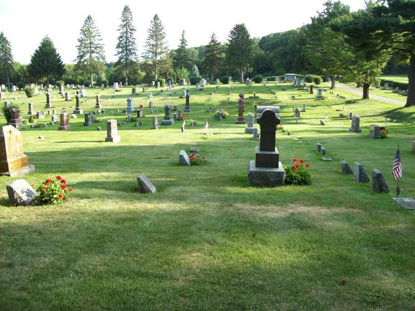Viroqua Cemetery approves land use for green burials Wisconsin Public